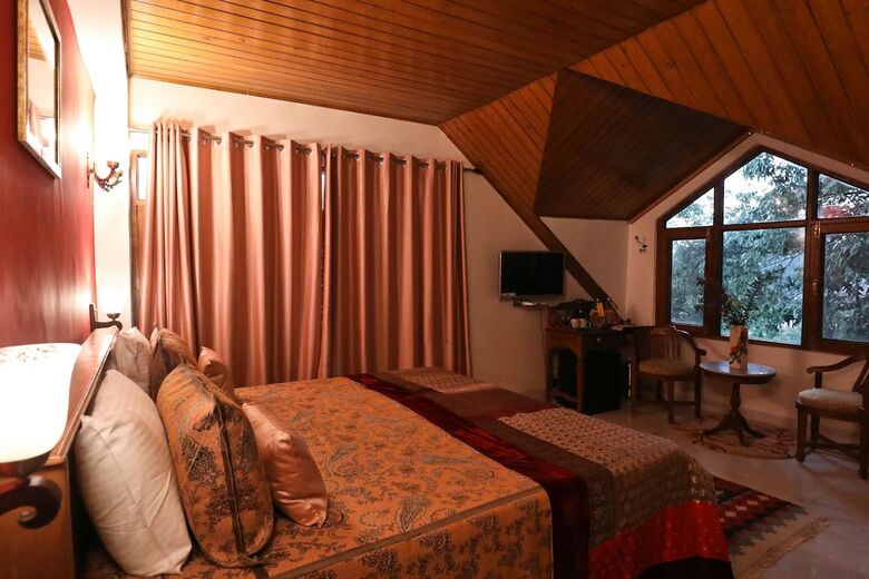 Hotel Groom Bridge Gold Stone Exotic Shimla