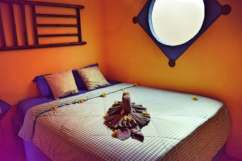 Hotel The Happy Bird B&B