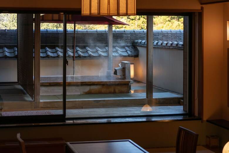 Hakone Kamon