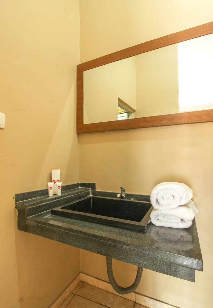 Oyo 820 Abad Baru Hotel