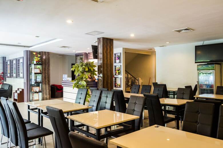 Oyo 664 Romance Hotel