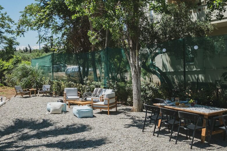 Mid-century Modern Villa Vintage Charm