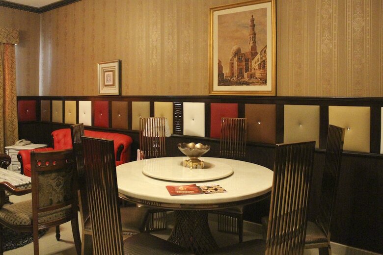Oyo 137 Clifton International Hotel