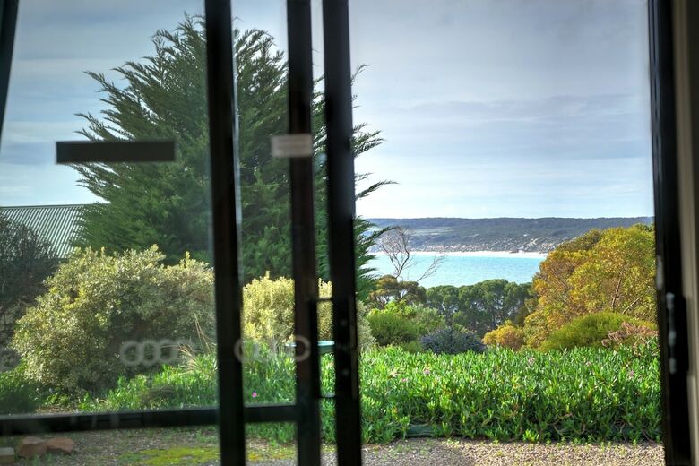 Emu Bay Holiday Homes