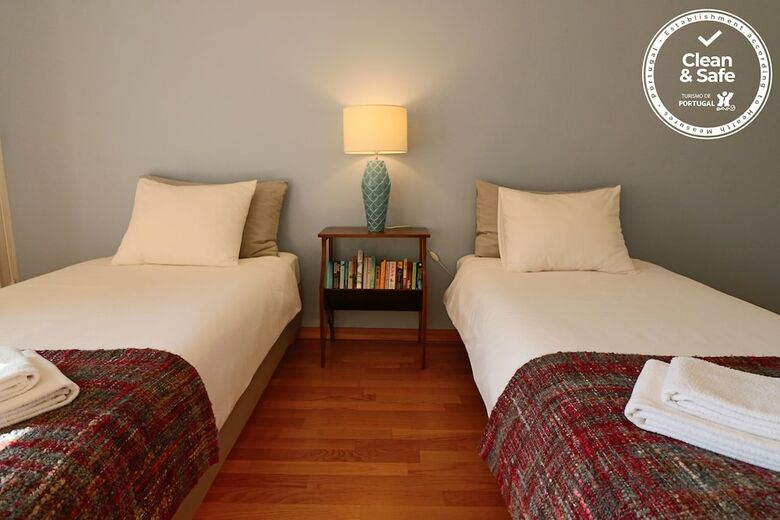 Cascais Estoril Apartment 400 M From Beach