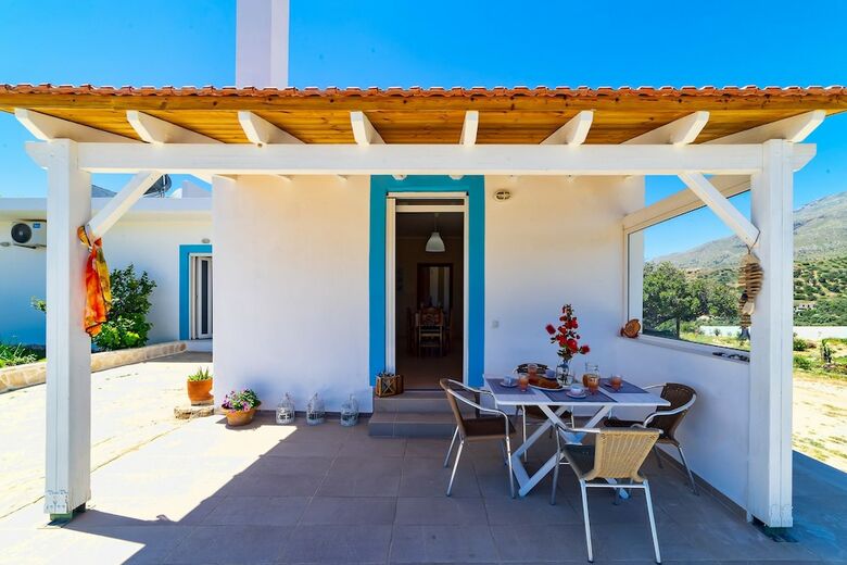 Giorgo's Home With Sea View