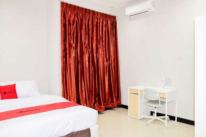 Hotel Reddoorz Plus Near Mall Kelapa Gading