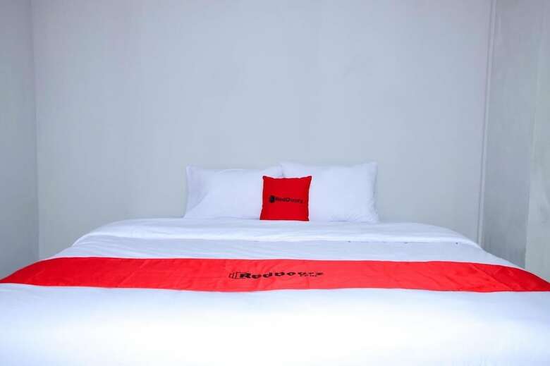Hotel Reddoorz Plus Near Mall Kelapa Gading