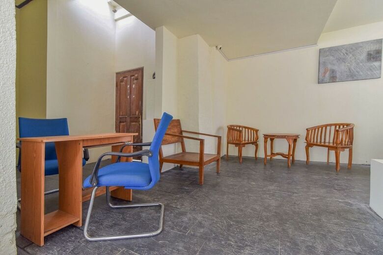 Hotel Reddoorz Plus Near Seminyak Square