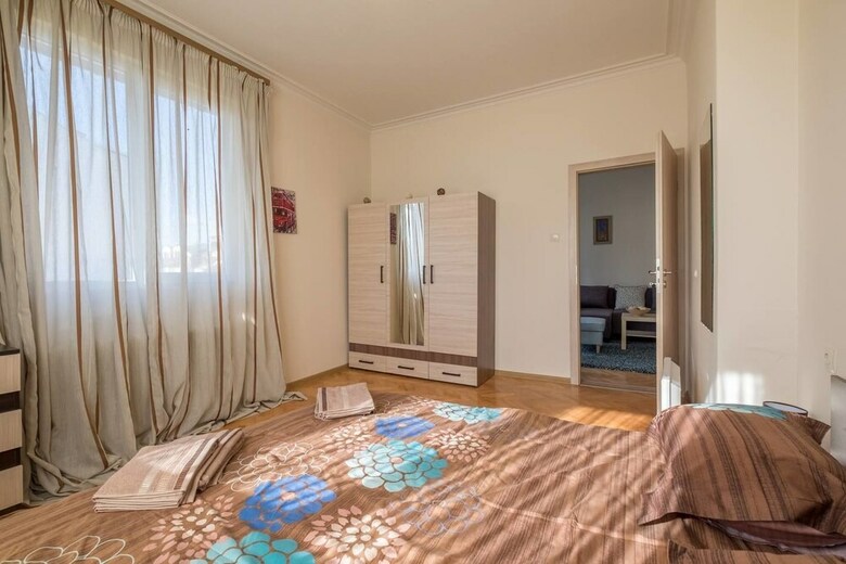 Fm Deluxe 2-bdr Apartment With Terrace - Central City View