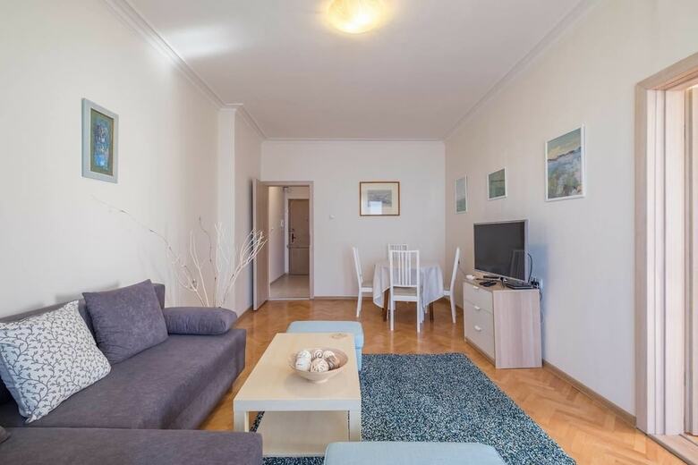 Fm Deluxe 2-bdr Apartment With Terrace - Central City View