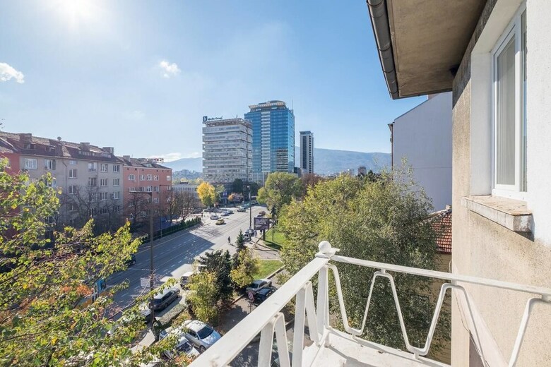 Fm Deluxe 2-bdr Apartment With Terrace - Central City View