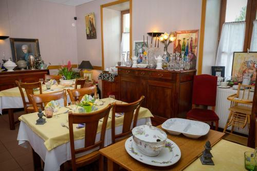 Hotel Logis Hostellerie Des Lauriers