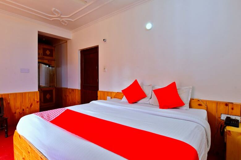 Hotel Oyo 36116 Chatanya Resort