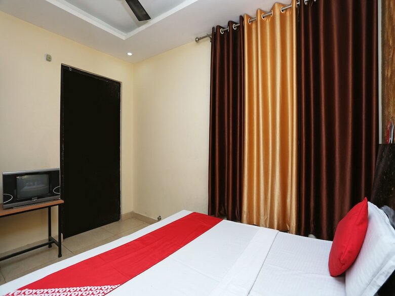 Oyo 28440 Mk Hotel And Restaurant