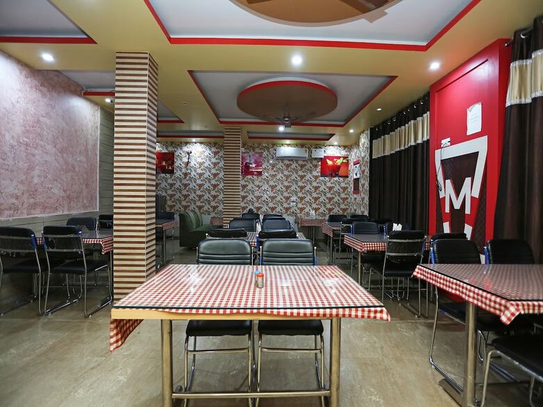 Oyo 28440 Mk Hotel And Restaurant