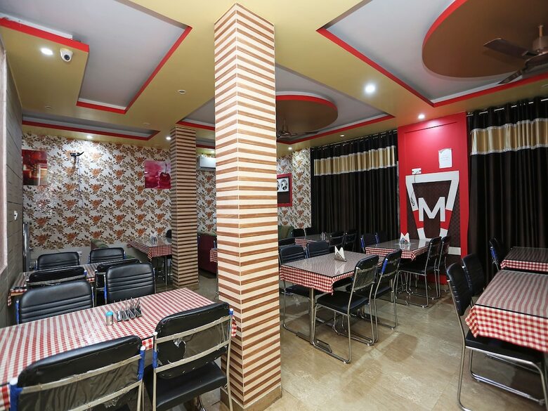 Oyo 28440 Mk Hotel And Restaurant