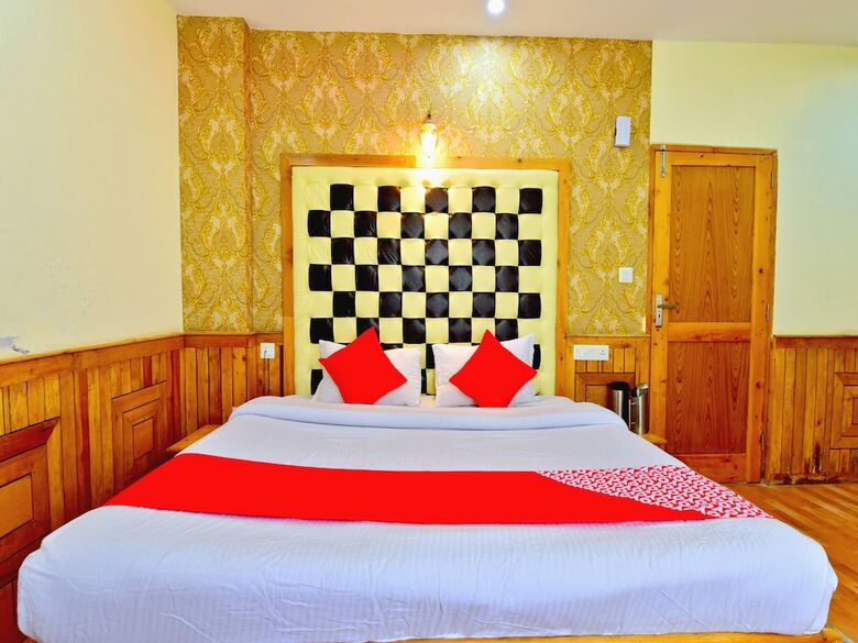 Oyo 36558 Hotel Raxit Inn