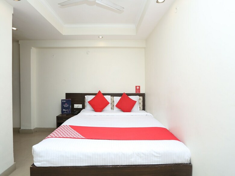 Hotel Oyo 30240 Shri Radha Palace