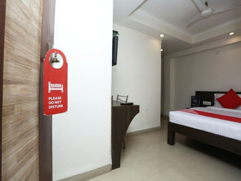 Hotel Oyo 30240 Shri Radha Palace