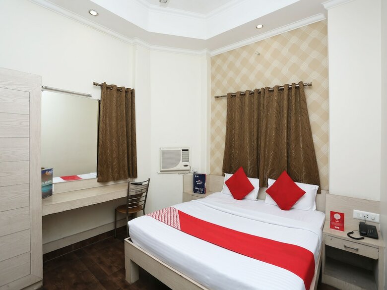 Hotel Oyo 30240 Shri Radha Palace
