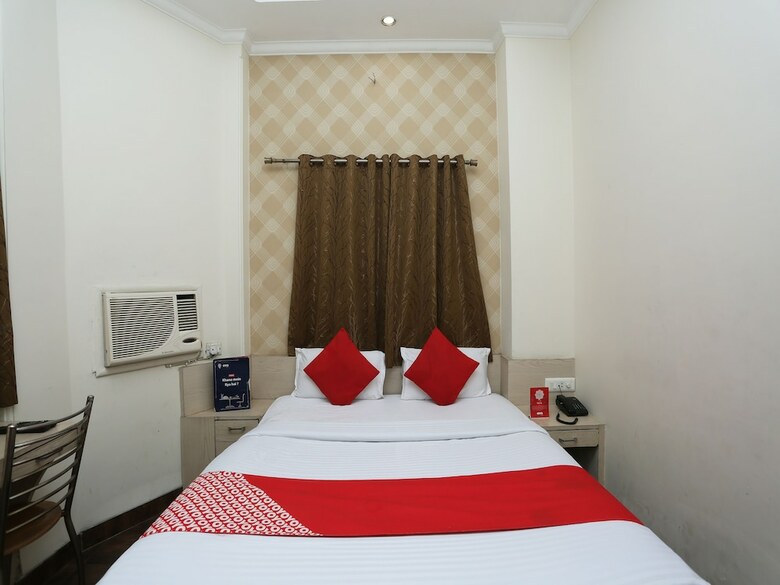 Hotel Oyo 30240 Shri Radha Palace