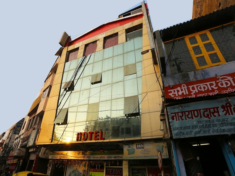 Hotel Oyo 30240 Shri Radha Palace