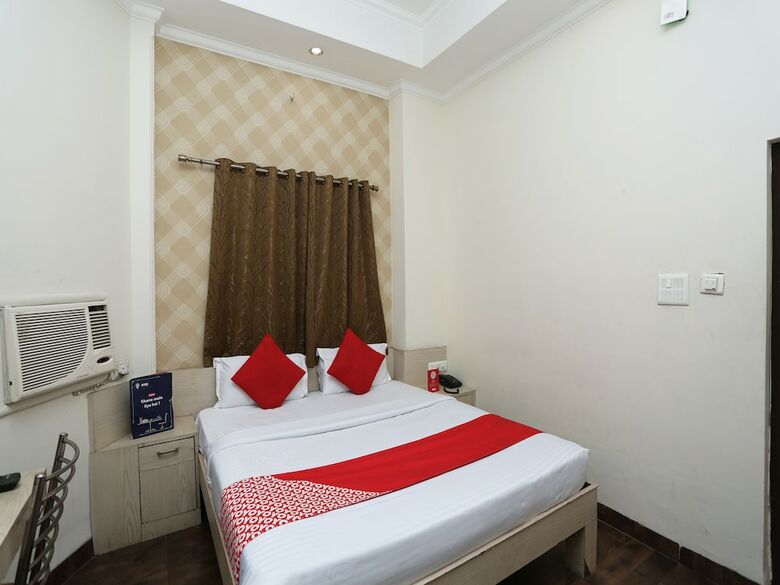 Hotel Oyo 30240 Shri Radha Palace
