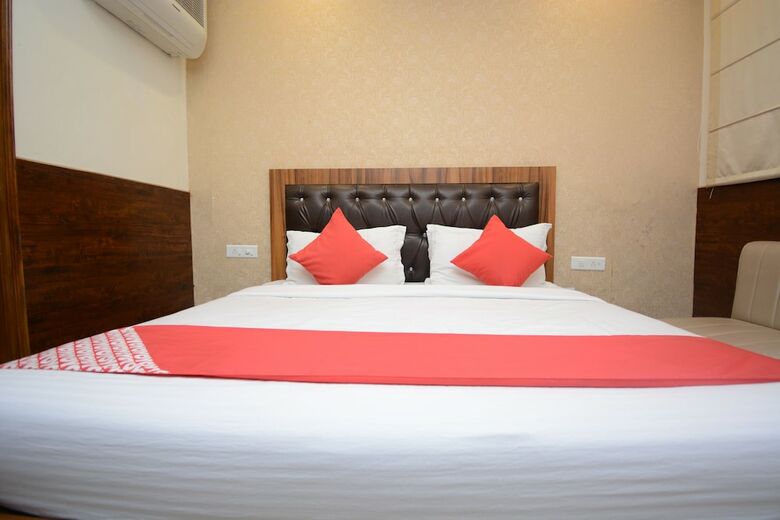 Oyo 31114 Hotel Pal Regency