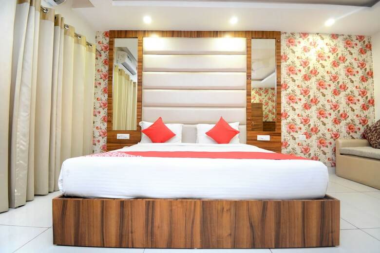 Oyo 31114 Hotel Pal Regency
