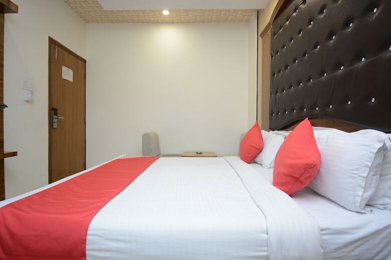 Oyo 31114 Hotel Pal Regency
