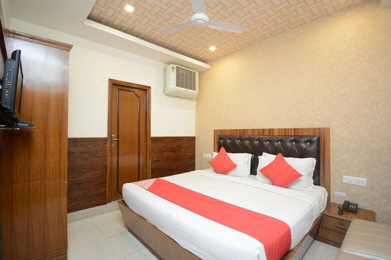 Oyo 31114 Hotel Pal Regency