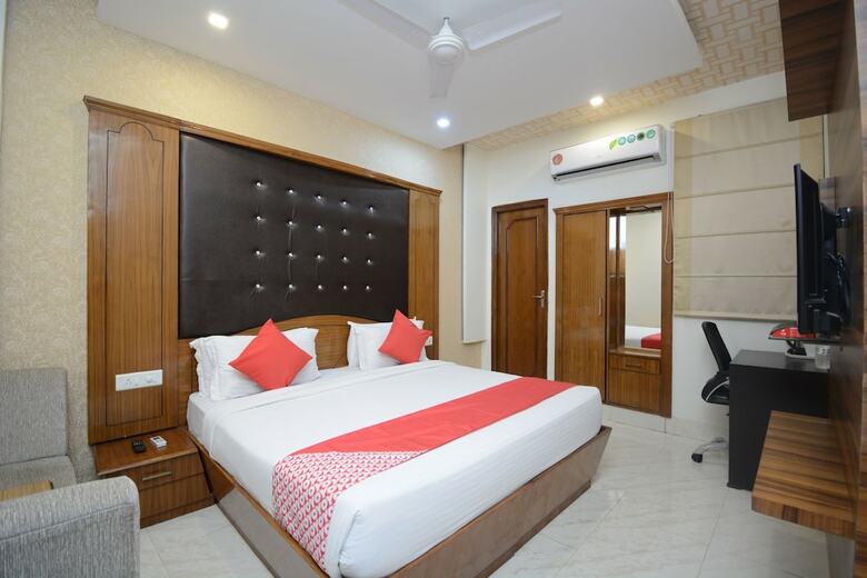 Oyo 31114 Hotel Pal Regency