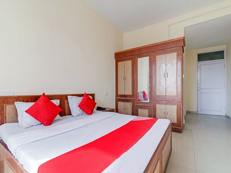 Oyo 7483 Hotel Modgil