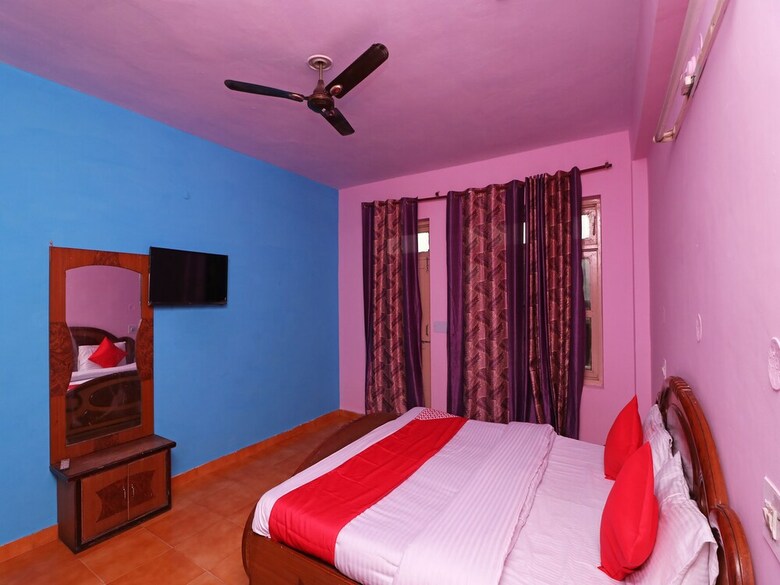 Oyo 30295 Hotel Vishwamitra