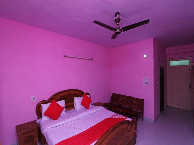 Oyo 30295 Hotel Vishwamitra