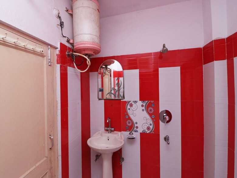 Oyo 30295 Hotel Vishwamitra