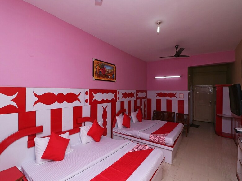Oyo 30295 Hotel Vishwamitra