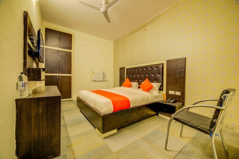 Hotel Oyo 29324 Diamond Expo