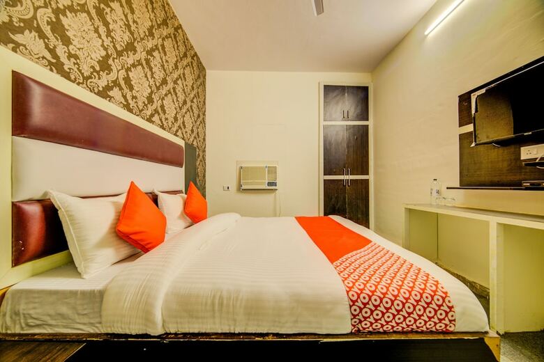 Hotel Oyo 29324 Diamond Expo