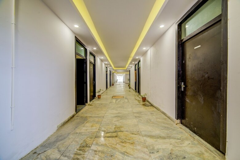 Hotel Oyo 29324 Diamond Expo