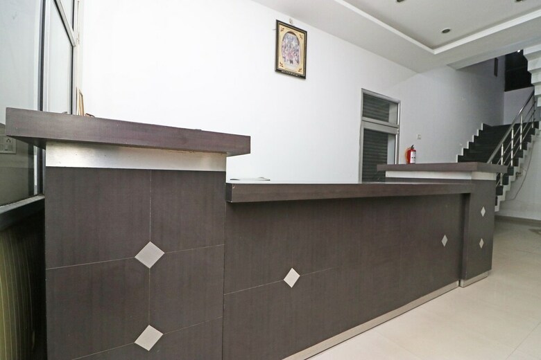 Oyo 24199 Hotel Ojus Tower