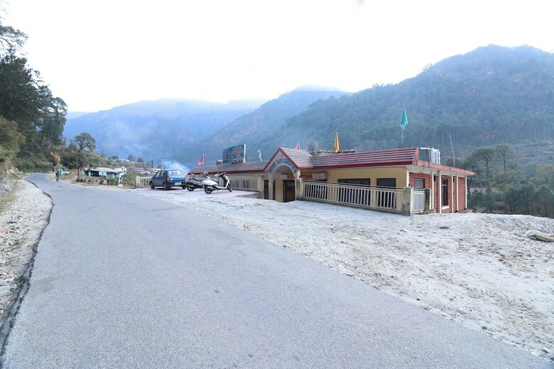 Hotel Oyo 23275 Shiv Ganga View