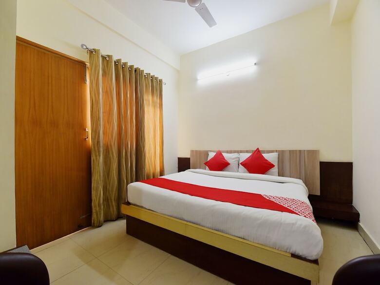 Oyo 28322 Hotel Paradise