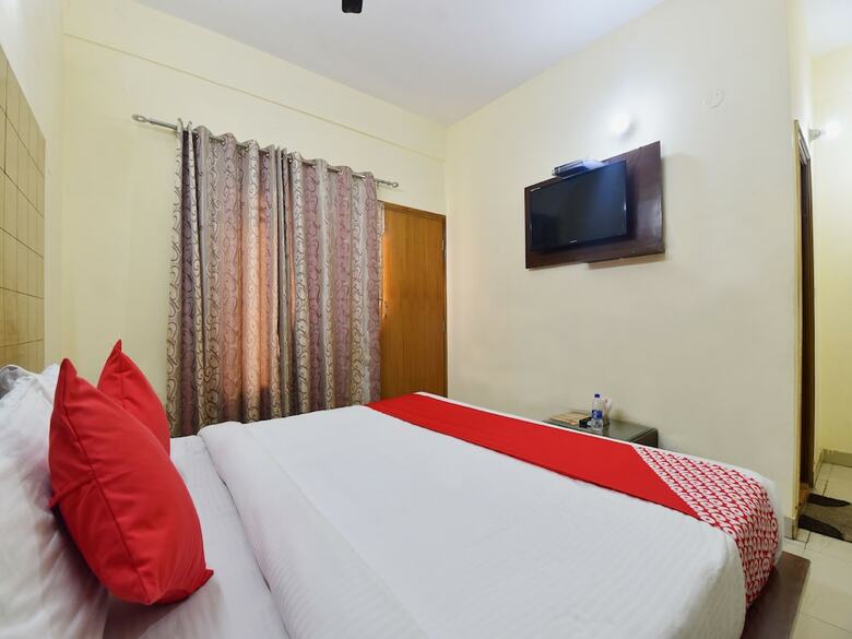 Oyo 28322 Hotel Paradise