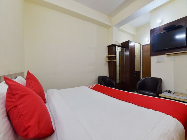 Oyo 28322 Hotel Paradise