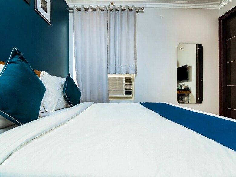 Hotel Silverkey Executive Stays 19653 Star Mall