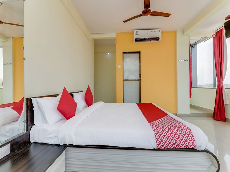 Hotel Collection O 30095 Nauroji Nagar Marg