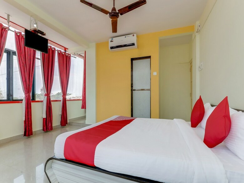 Hotel Collection O 30095 Nauroji Nagar Marg