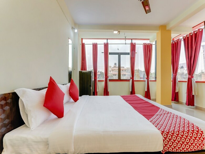 Hotel Collection O 30095 Nauroji Nagar Marg